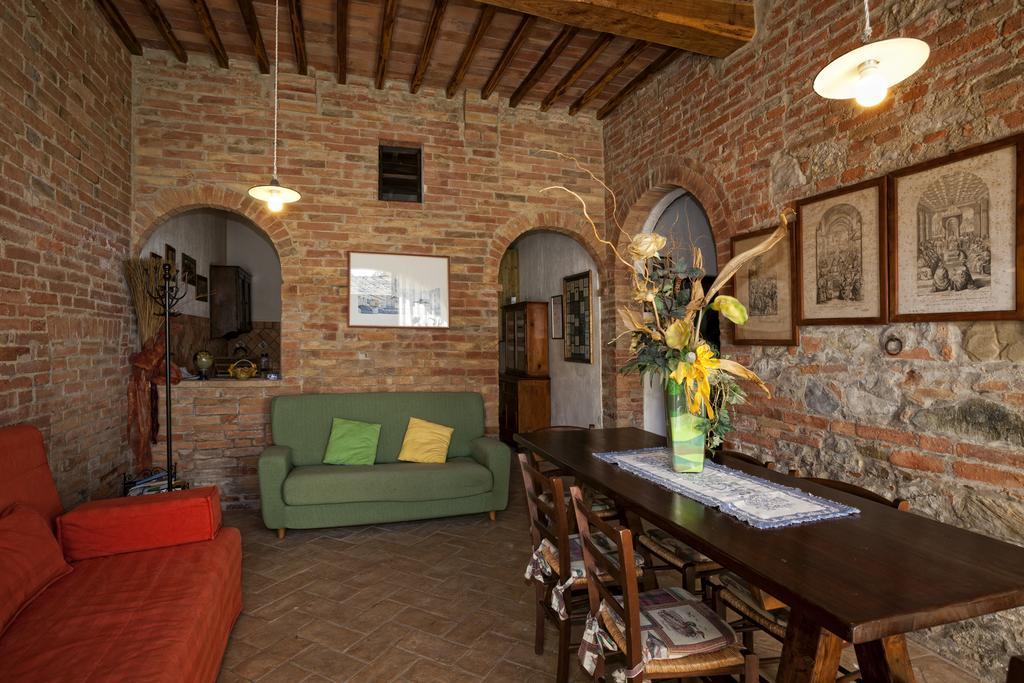 ブオンコンヴェント Fattoria Armenaヴィラ 部屋 写真